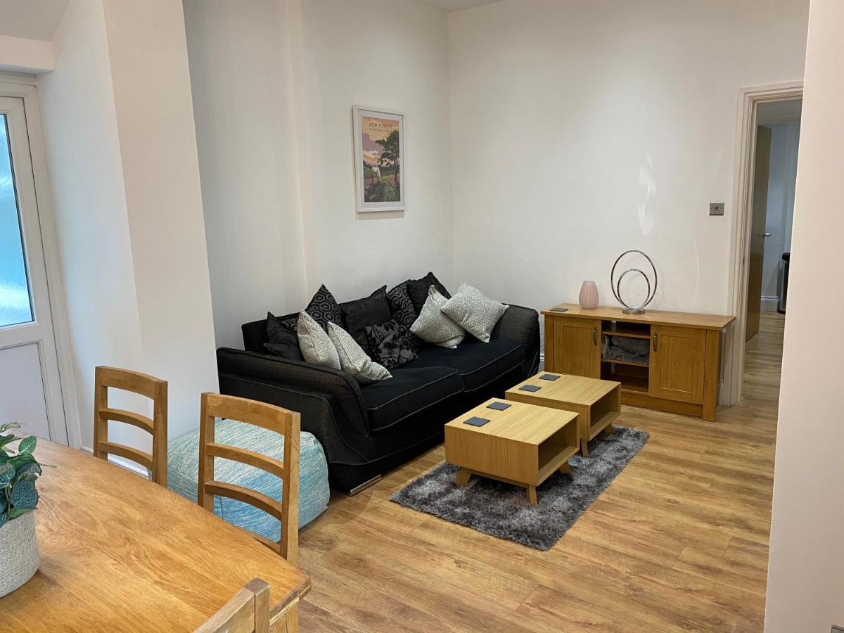 Superb 2 Beds 2 Baths New Apartment W/ Garden+Patio Bournemouth Eksteriør billede