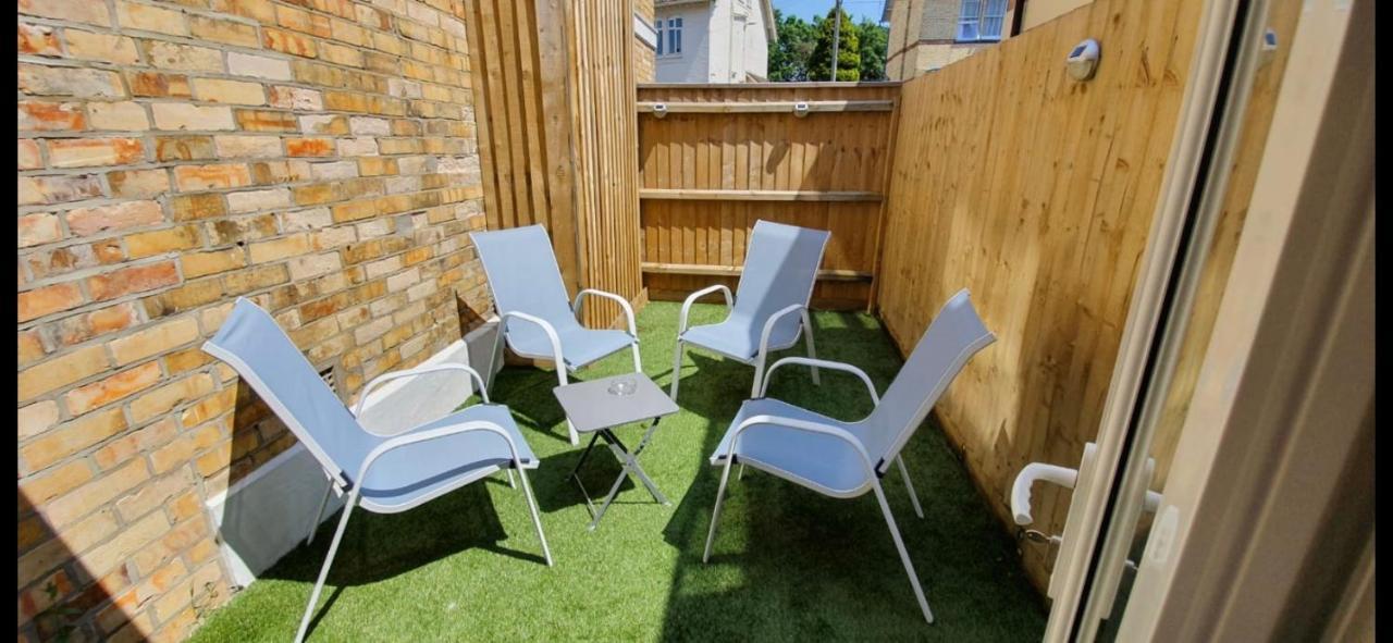 Superb 2 Beds 2 Baths New Apartment W/ Garden+Patio Bournemouth Eksteriør billede