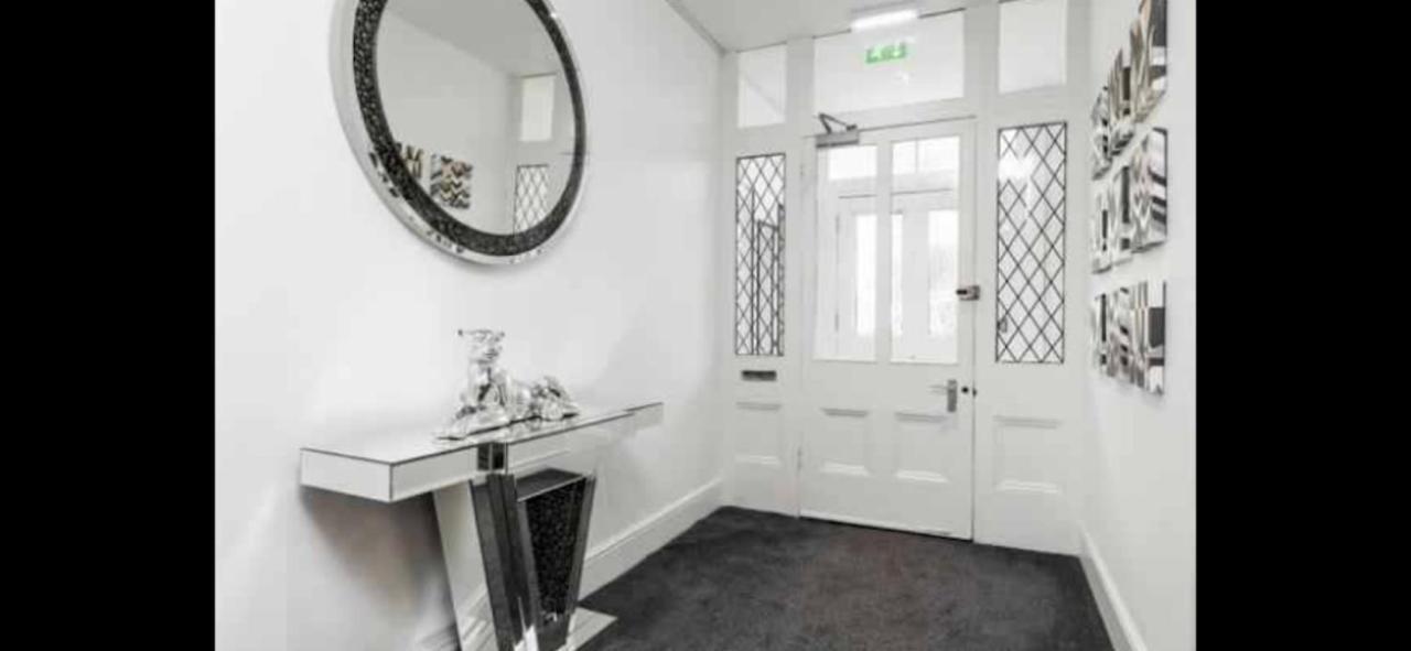 Superb 2 Beds 2 Baths New Apartment W/ Garden+Patio Bournemouth Eksteriør billede