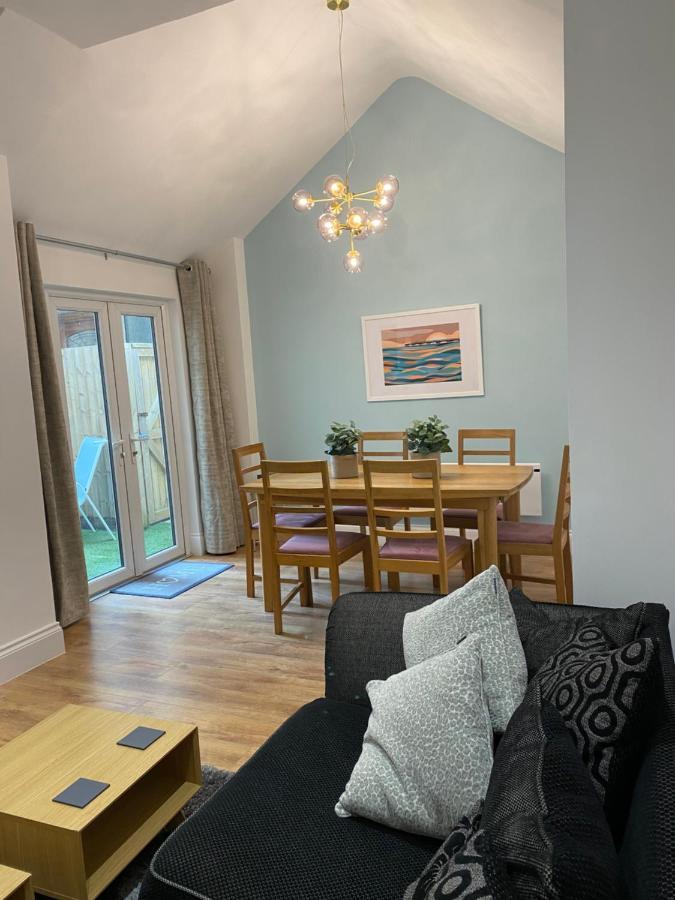 Superb 2 Beds 2 Baths New Apartment W/ Garden+Patio Bournemouth Eksteriør billede