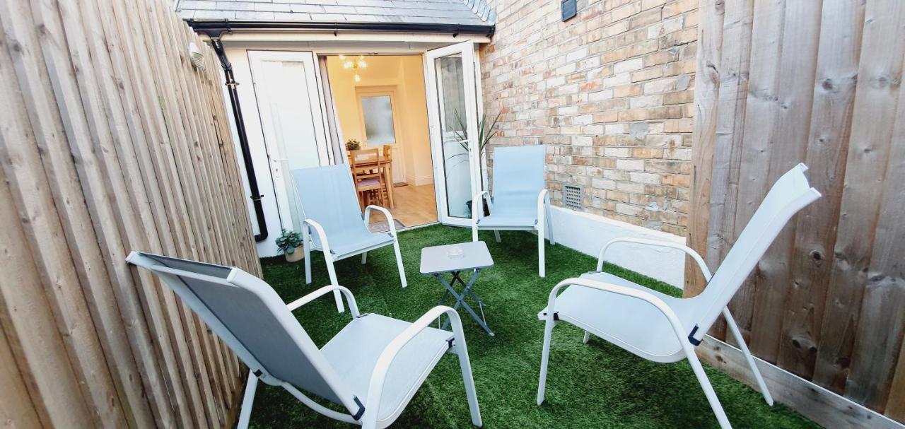 Superb 2 Beds 2 Baths New Apartment W/ Garden+Patio Bournemouth Eksteriør billede