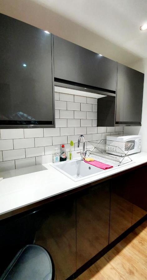 Superb 2 Beds 2 Baths New Apartment W/ Garden+Patio Bournemouth Eksteriør billede