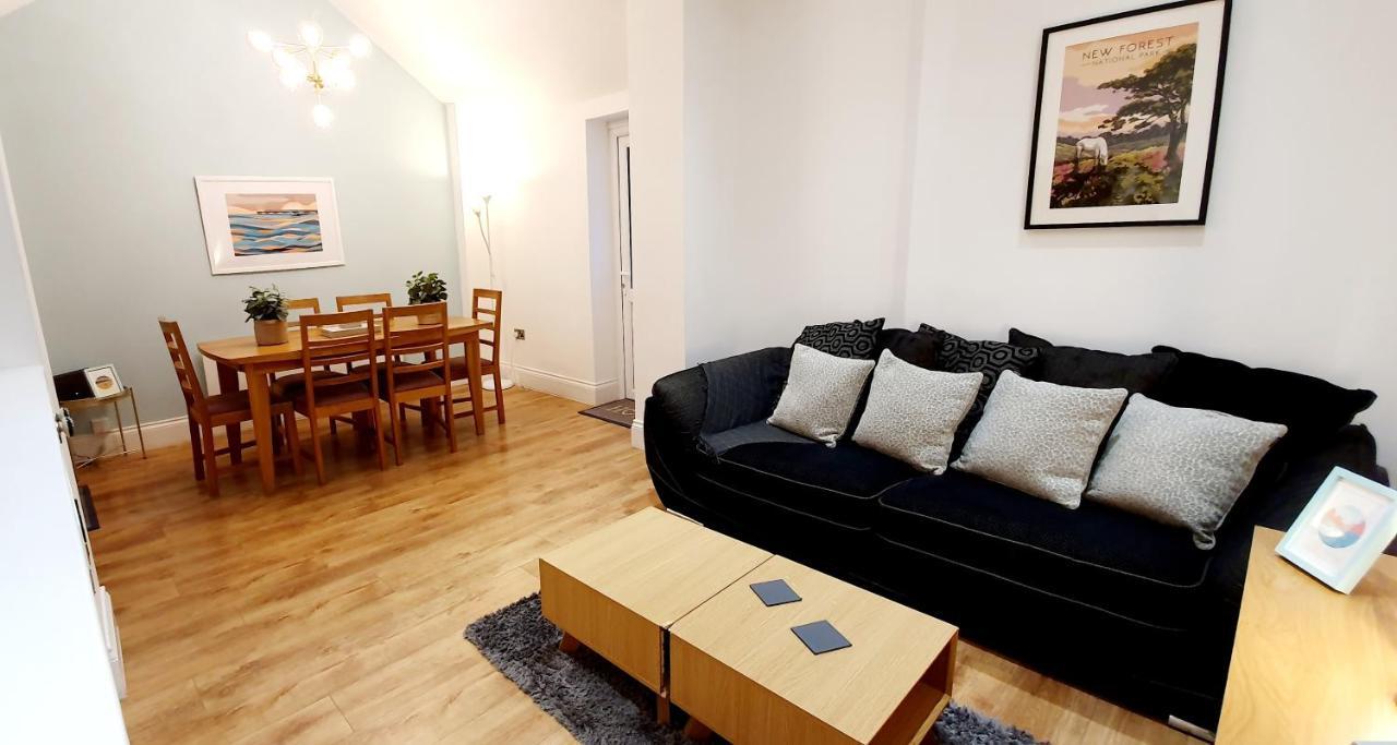Superb 2 Beds 2 Baths New Apartment W/ Garden+Patio Bournemouth Eksteriør billede