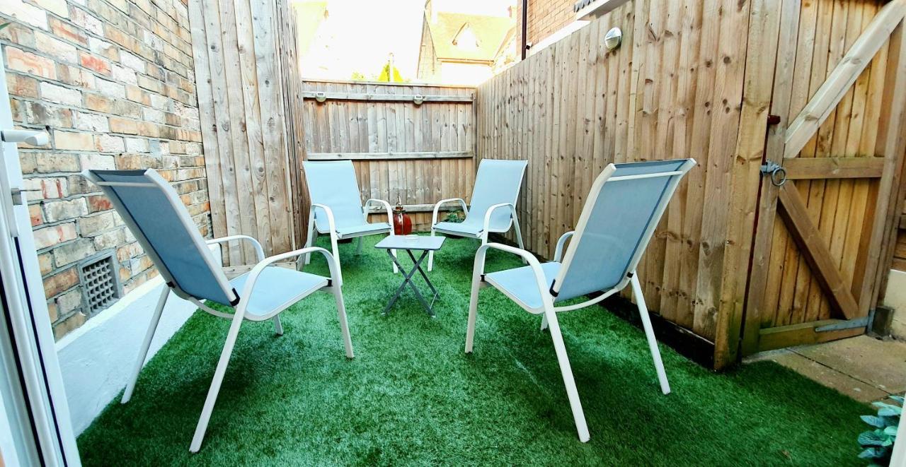 Superb 2 Beds 2 Baths New Apartment W/ Garden+Patio Bournemouth Eksteriør billede