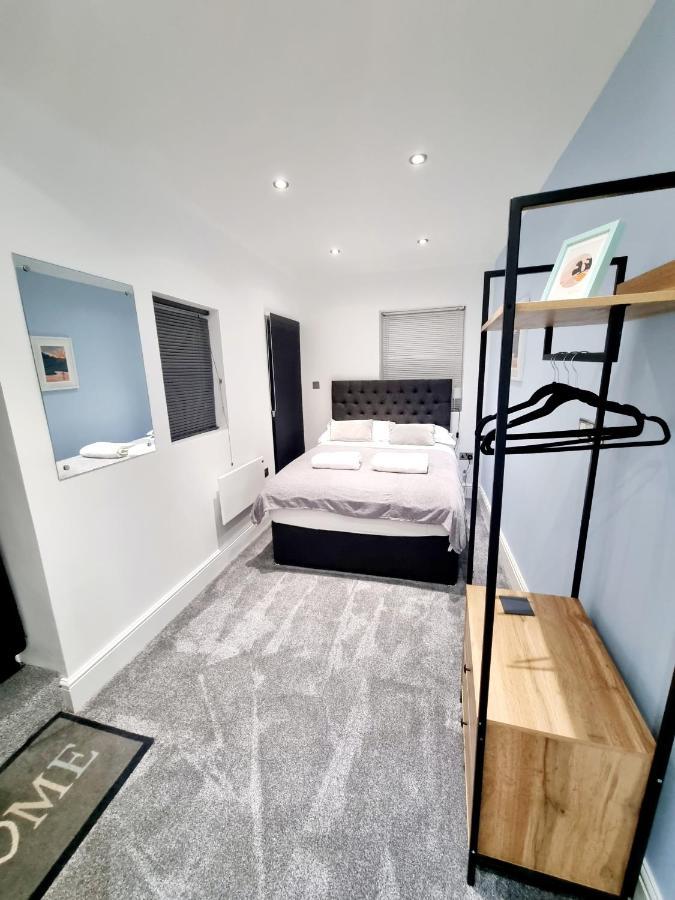 Superb 2 Beds 2 Baths New Apartment W/ Garden+Patio Bournemouth Eksteriør billede